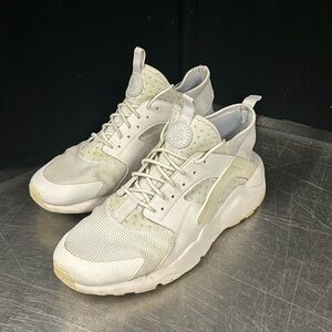 Nike Air Huarache Size 12 Men